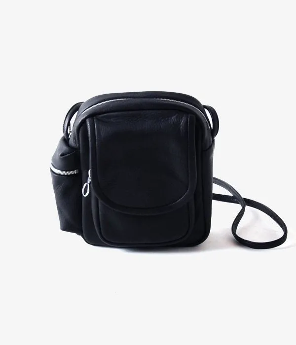 Aeta/DEER LEATHER SHOULDER POUCH(BLACK)