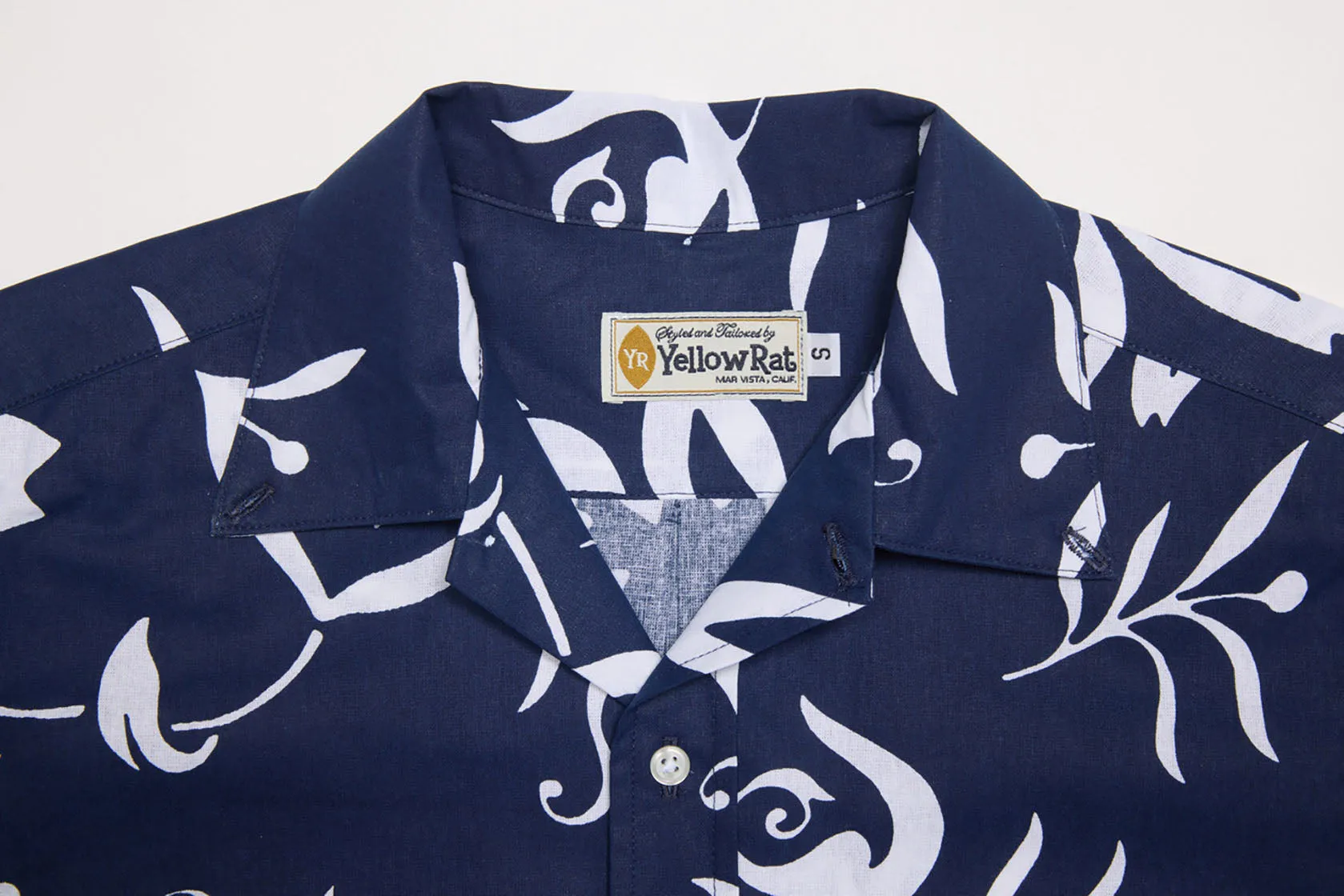 Convertible Collar Button-down Shirt (Flower Print)