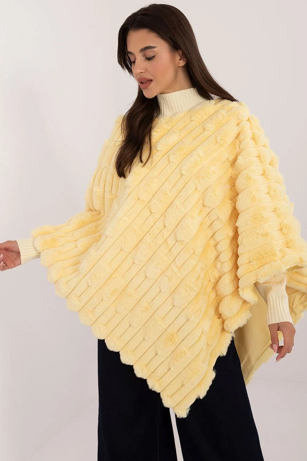 Poncho model 203664 AT