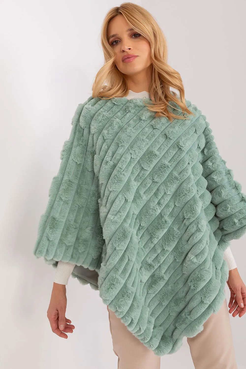 Poncho model 203664 AT