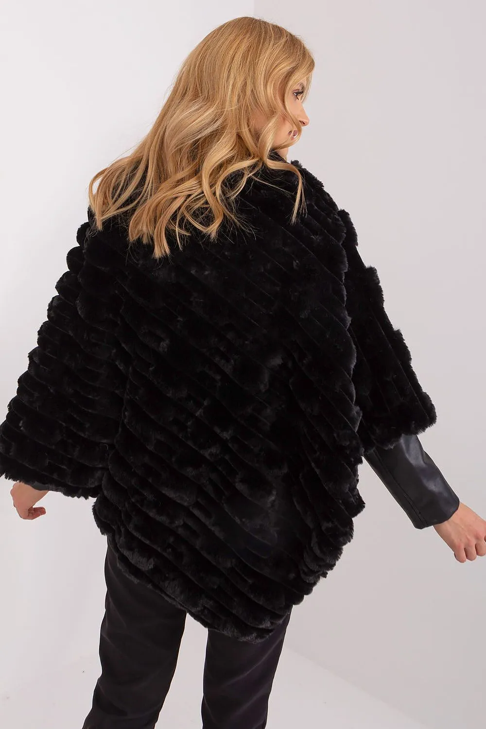 Poncho model 203664 AT