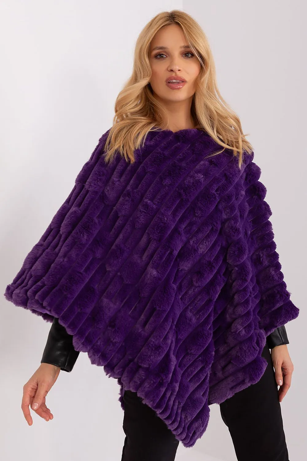 Poncho model 203664 AT