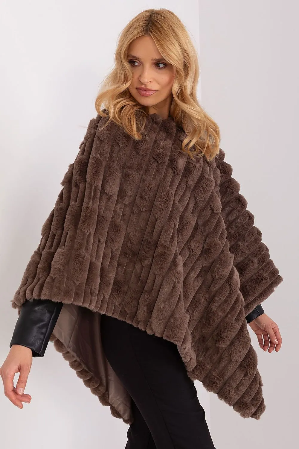 Poncho model 203664 AT