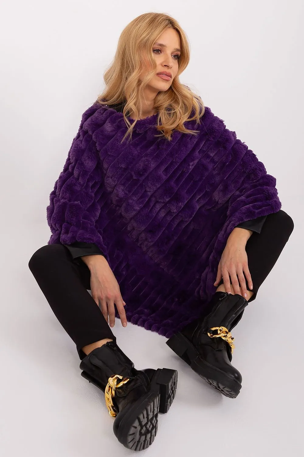 Poncho model 203664 AT