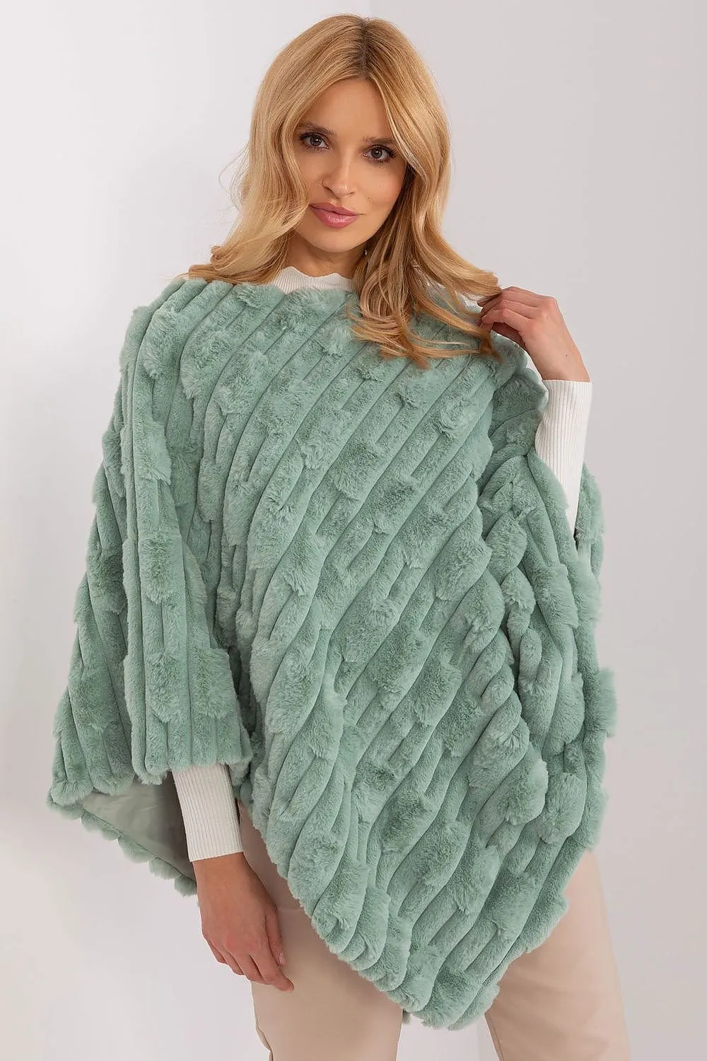 Poncho model 203664 AT