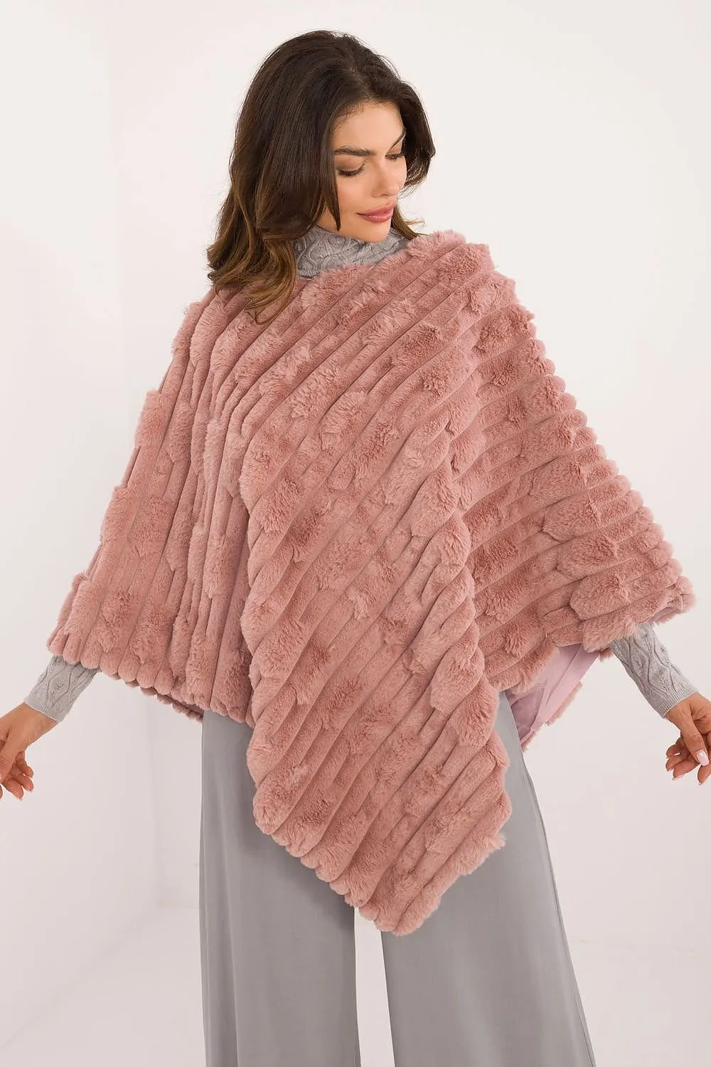 Poncho model 203664 AT