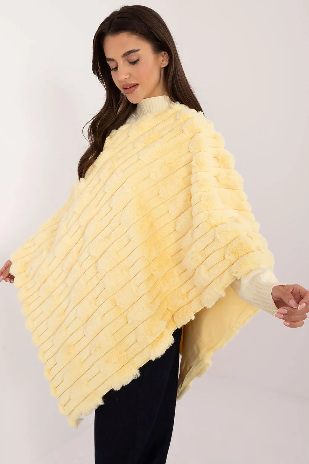 Poncho model 203664 AT