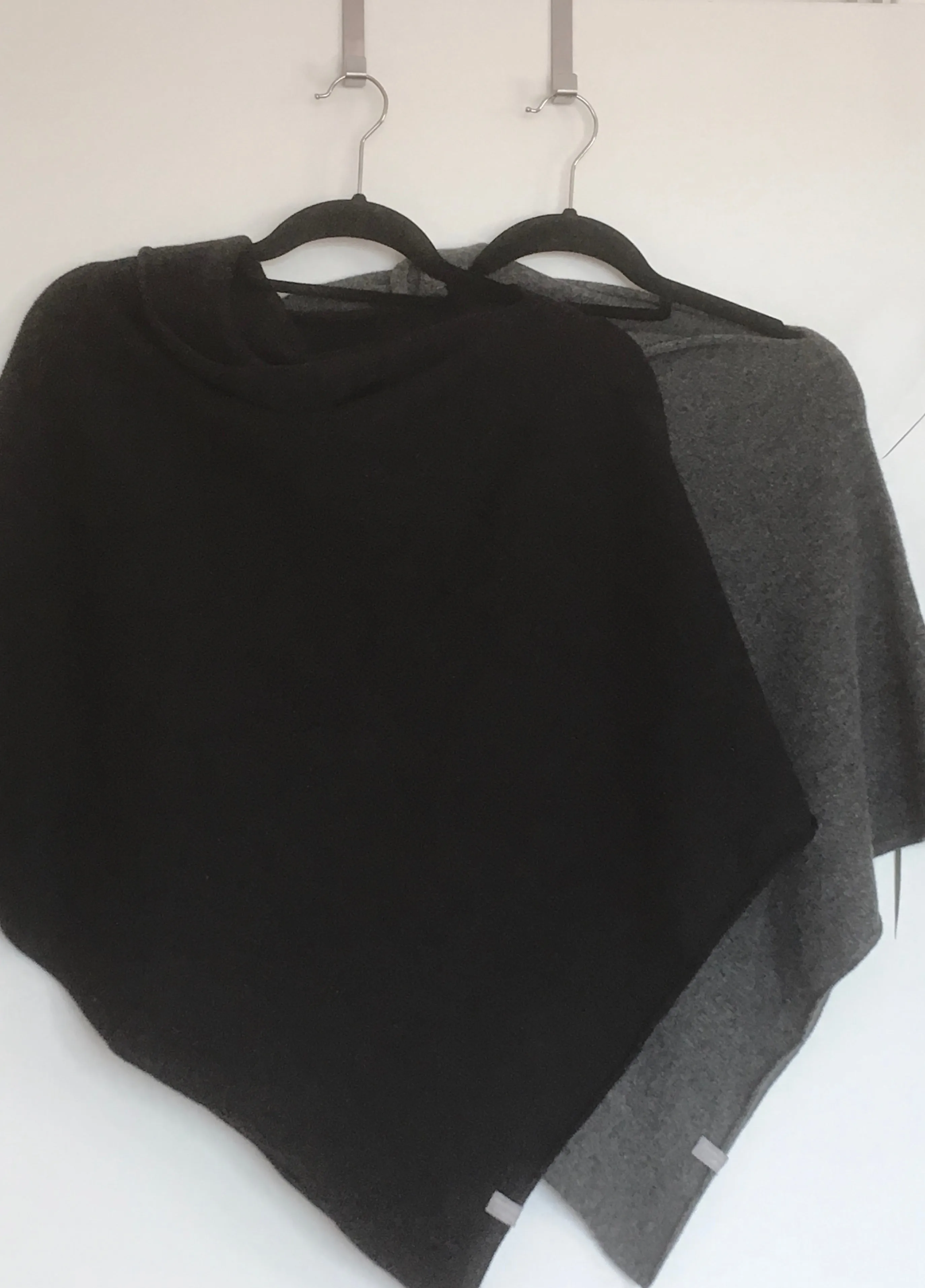 Poncho Soft Merino Lambswool Graphite Nearly Black