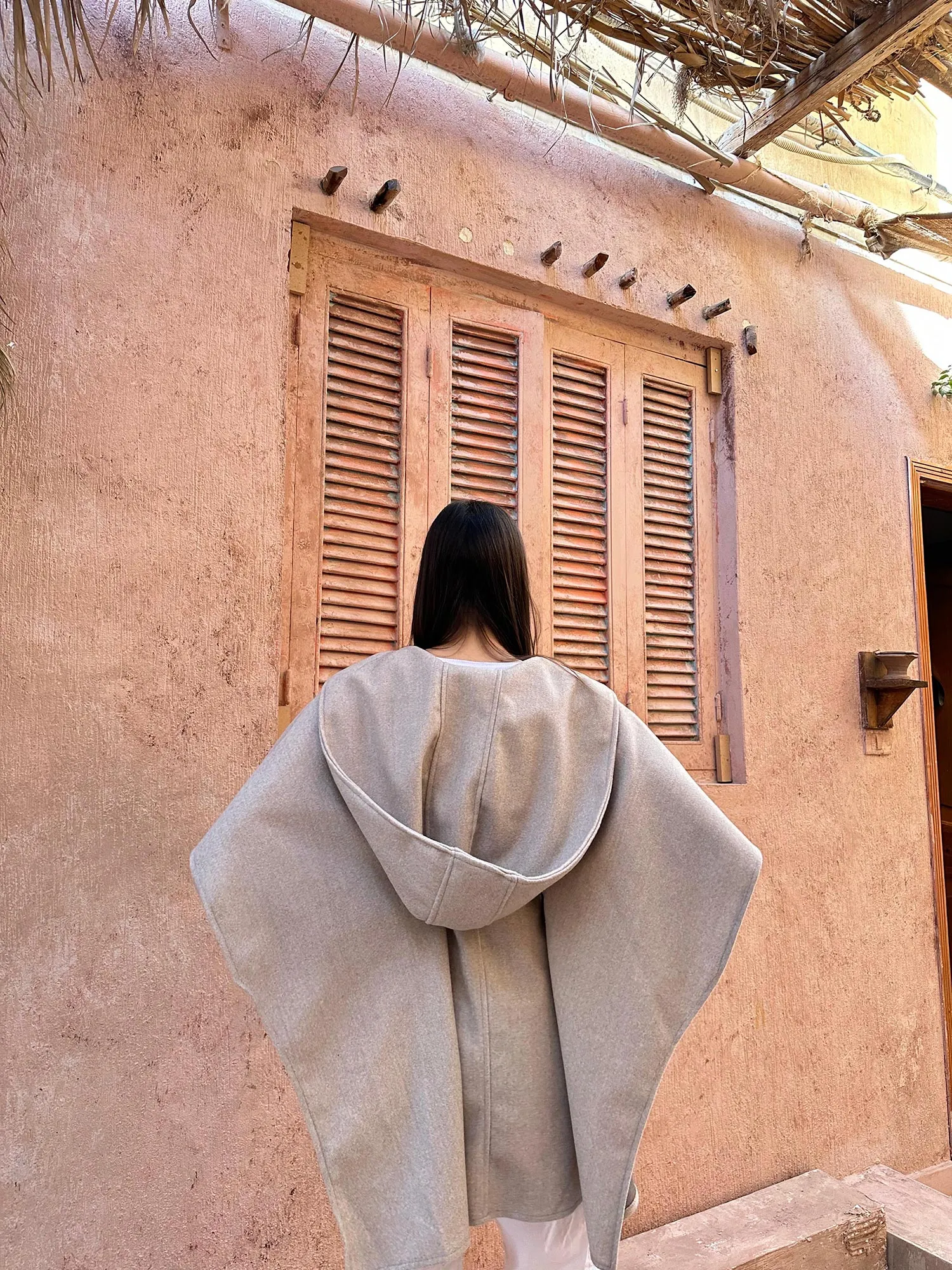 Statement Hooded Wool Poncho - Leocansa